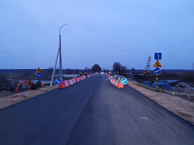В Мотоле открыли движение по обновленному мосту